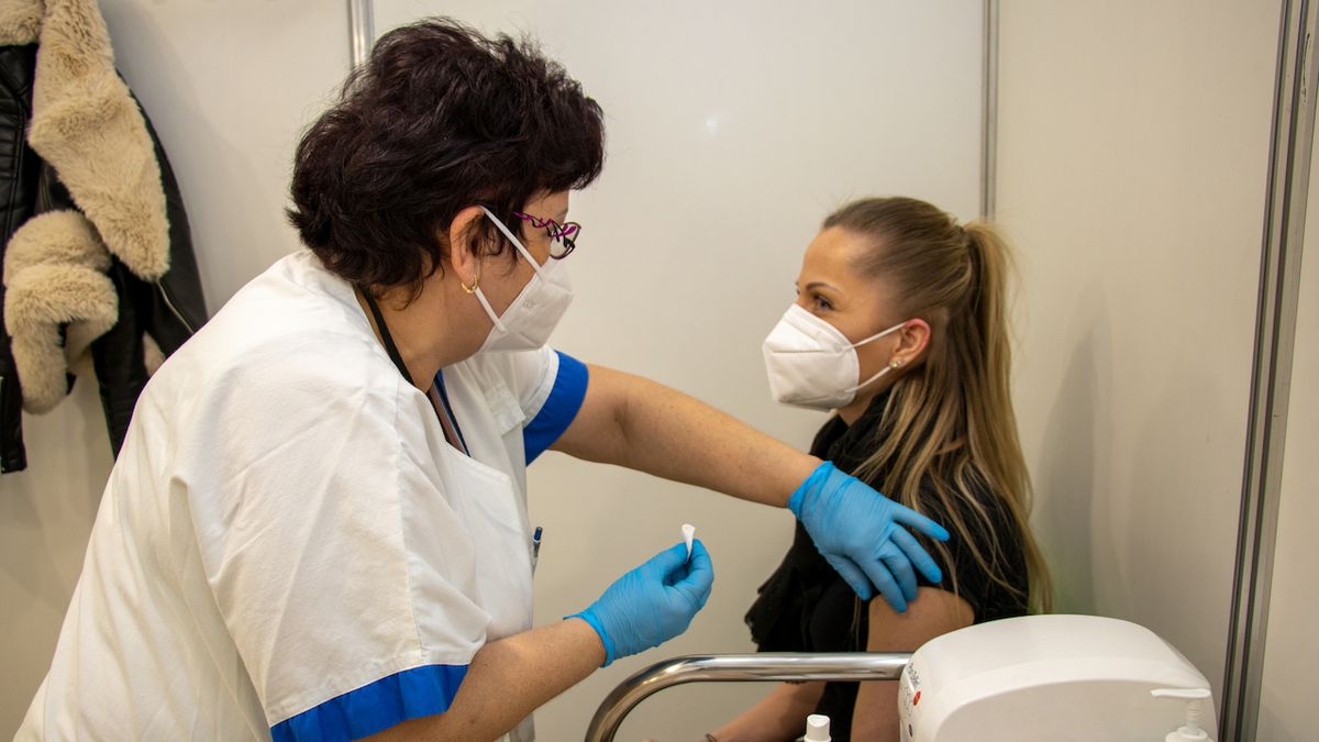 Na Černé louce v Ostravě otevřeli očkovací centrum